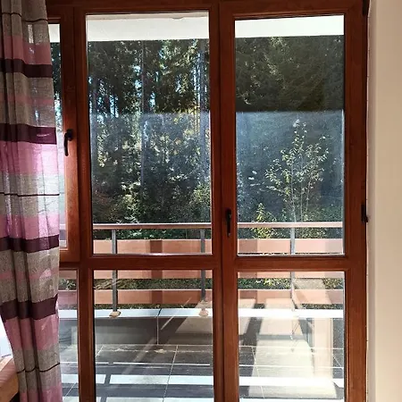 Private Nevena アパート